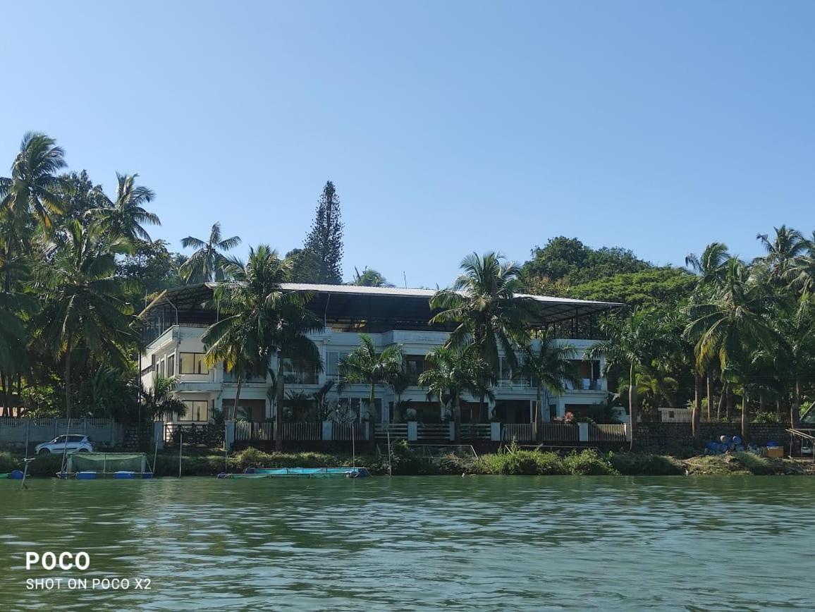 Blue Waters Hotel Kundapur Exterior foto