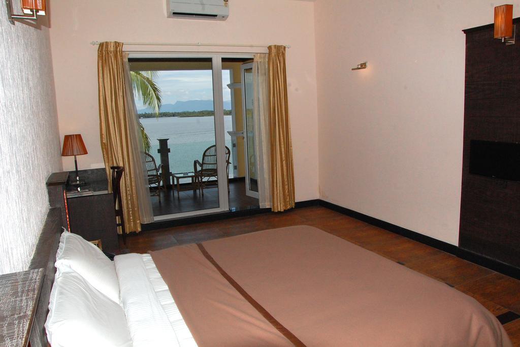 Blue Waters Hotel Kundapur Quarto foto