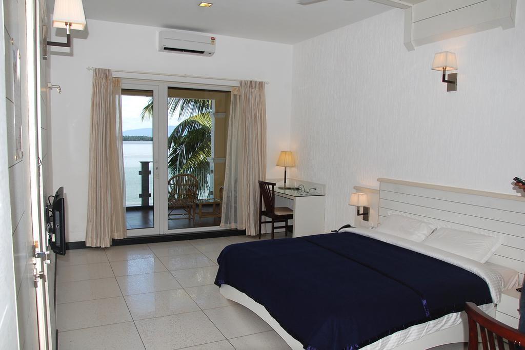 Blue Waters Hotel Kundapur Quarto foto